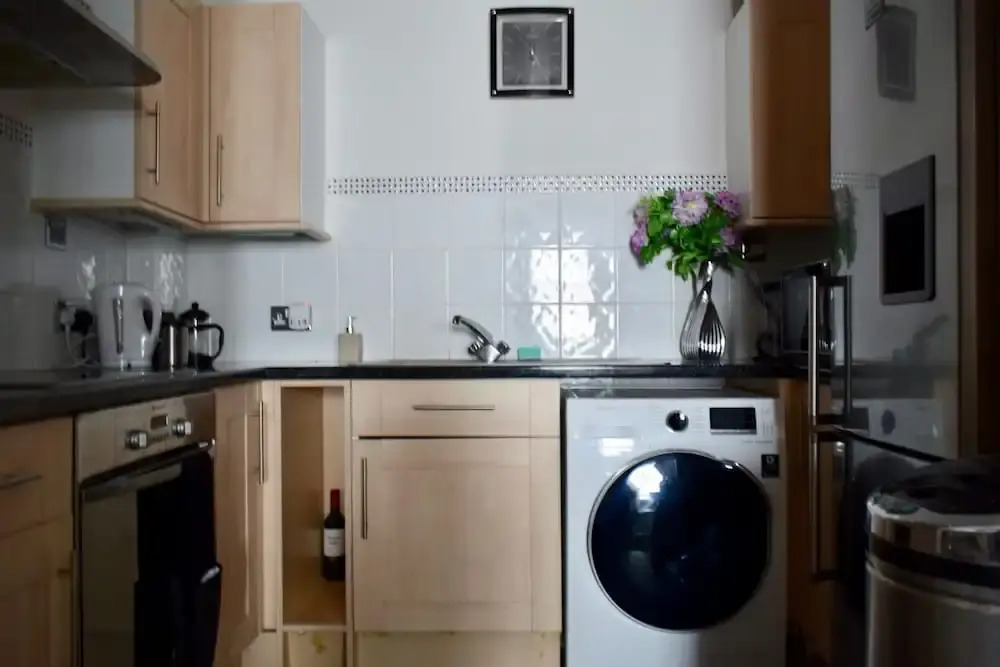 1 Bedroom Apartment Near Tube Station