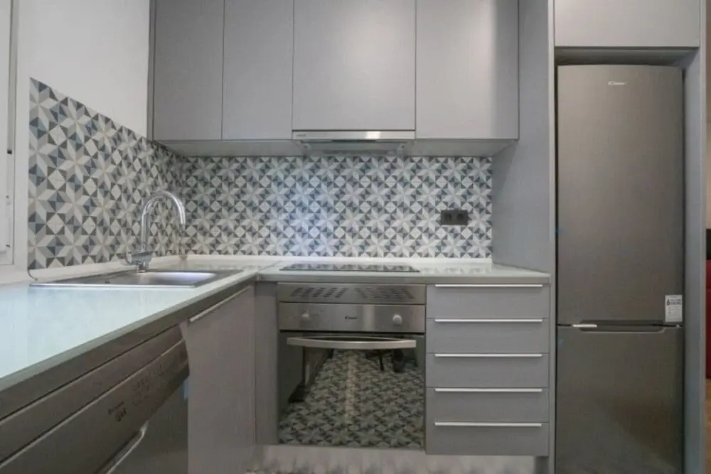 Spacious Double Room in an Apartment With a Private Balcony, in Madrid