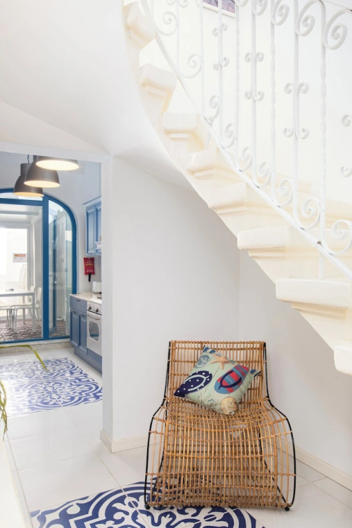 Stylish Classic Townhouse with Terrace
