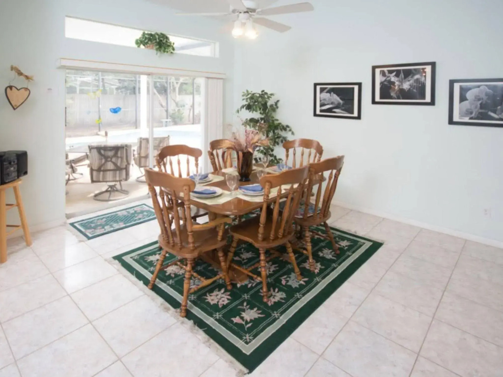Nancy's Whipsering Oaks Villa