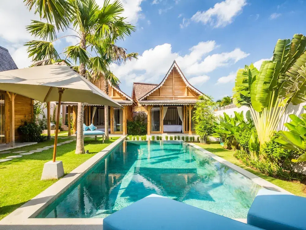 Peaceful Affordable 3 Bedrooms Private Pool Villa Near Seminyak