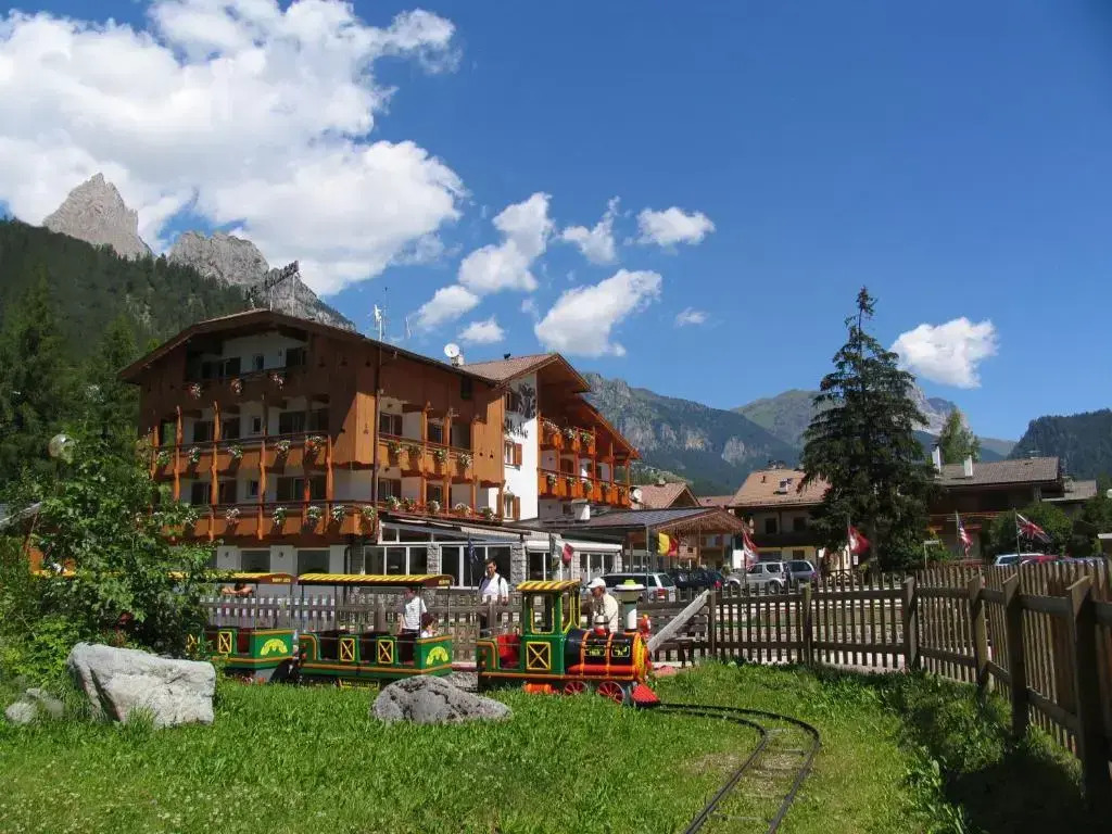 Hotel Chalet Alaska