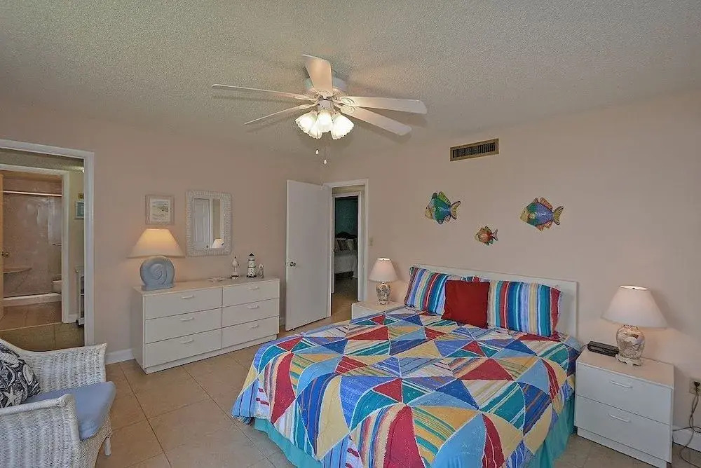 Shoreline 3036 Condo by RedAwning