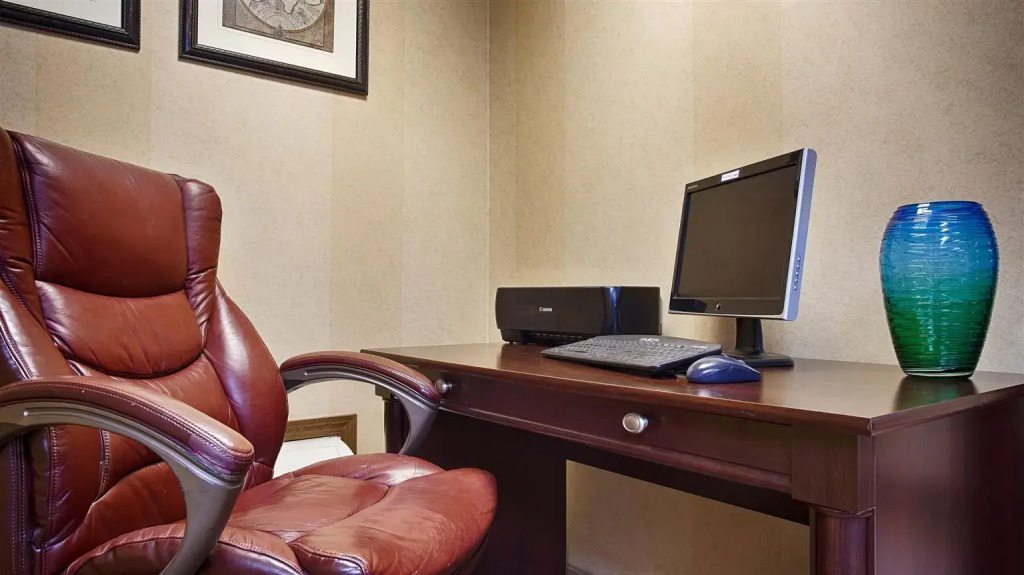Quality Inn Austintown-Youngstown West