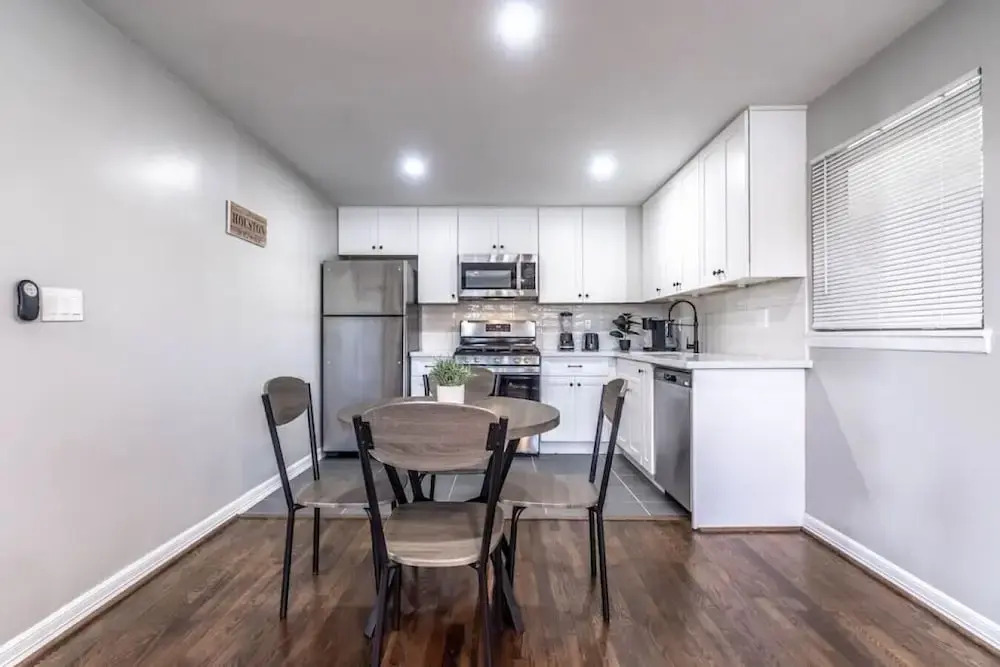 Spacious Apt Home 6 Min From Medical Center!
