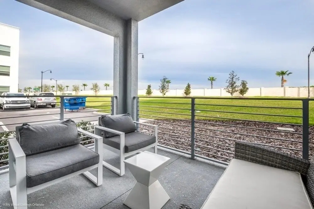 4741ct Unit101 Amazing Story Lake Brand New Condo 2 Bedroom Townhouse by Redawning