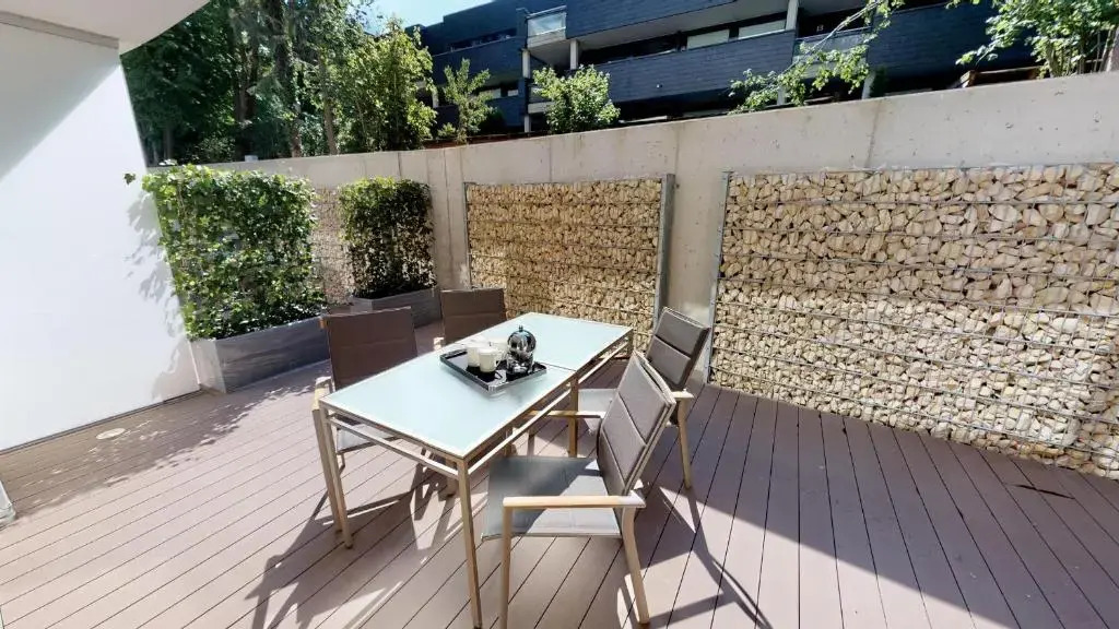 White Pearl Apartment 0.04