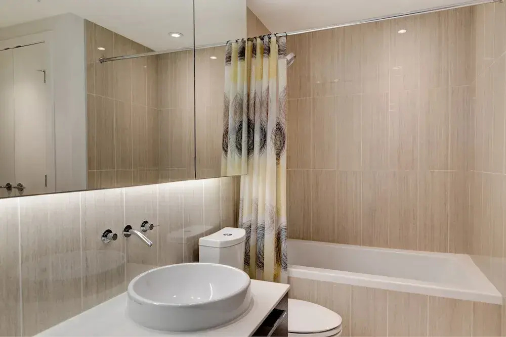Suite Digs Mark on 10th