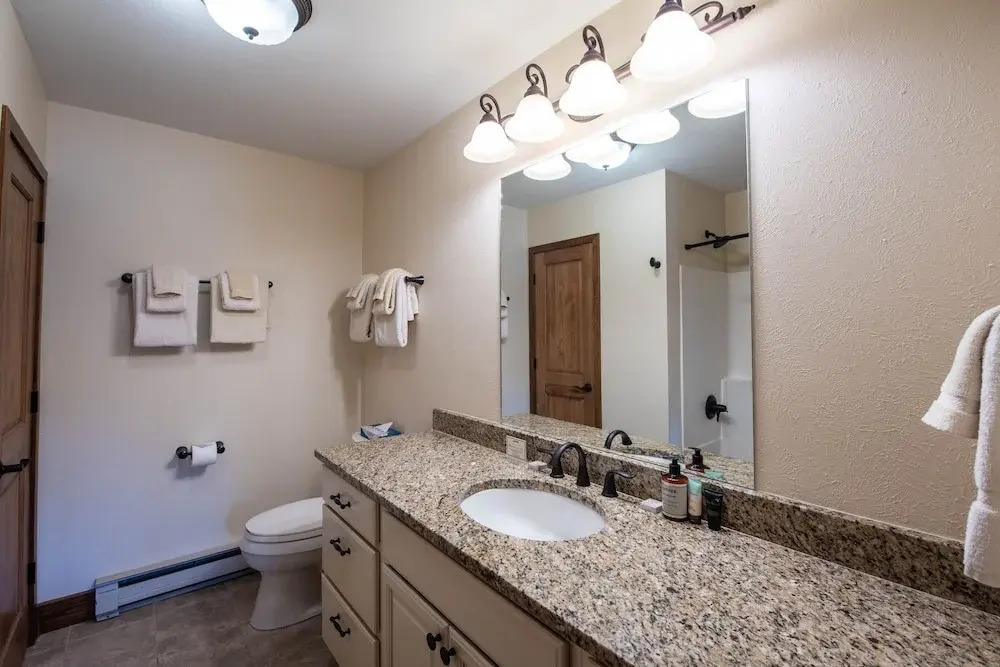 Evergreen - 2 Br Condo