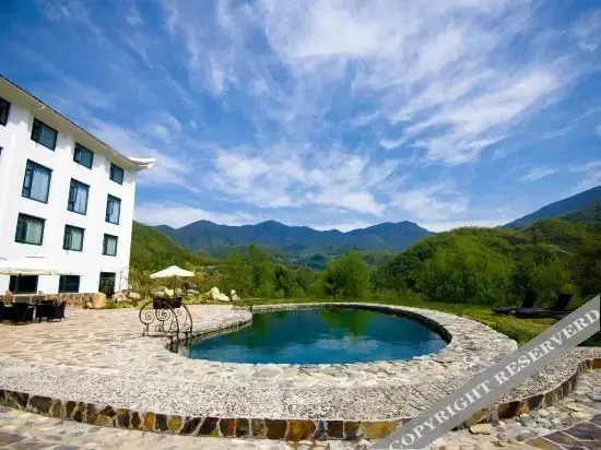 Shennongjia Xiangxiyuan Hotel