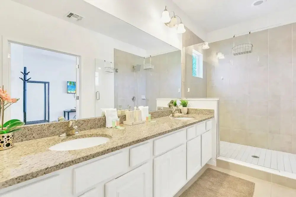 6BR Luxury Home With BBQ and Private Pool