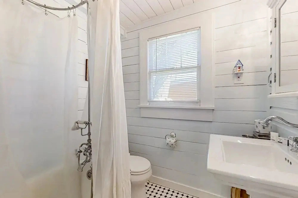 Pet -friendly Home Walking Distance to Down St Augustine