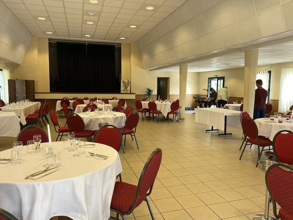 Logis Hôtel Restaurant SPA Le Tosny