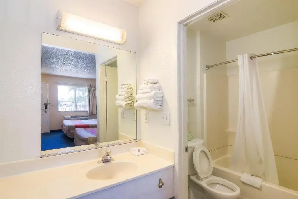 Motel 6 Los Angeles - Van Nuys North Hills