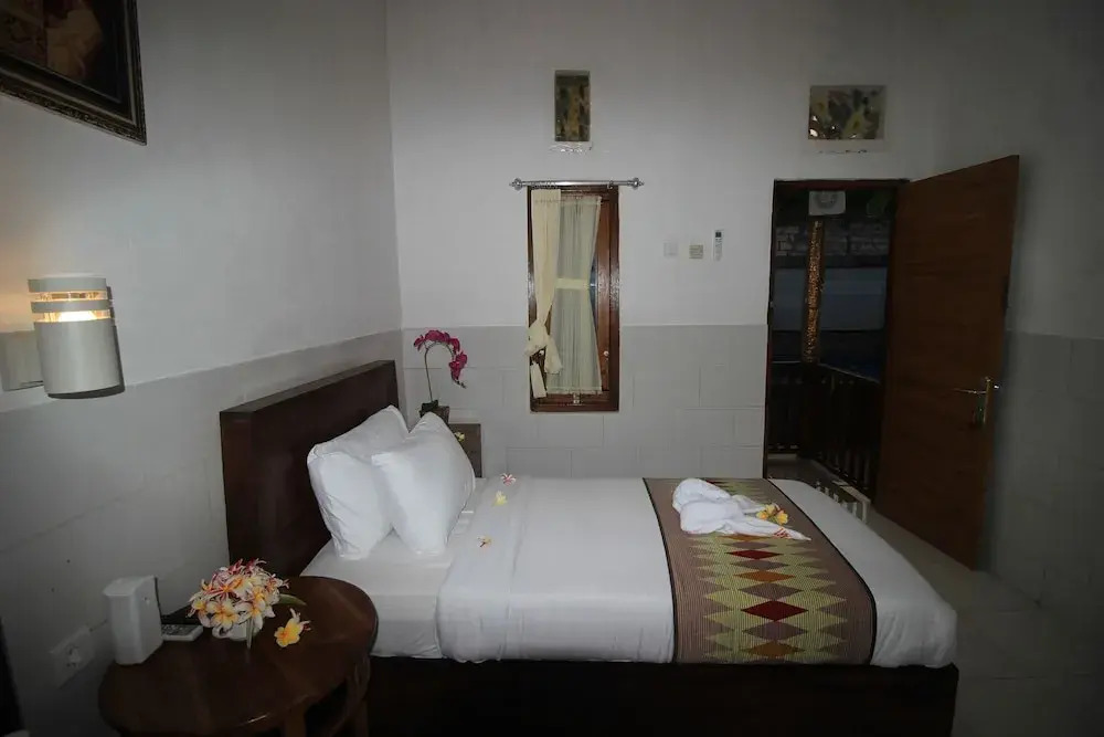 My Art HOSTEL