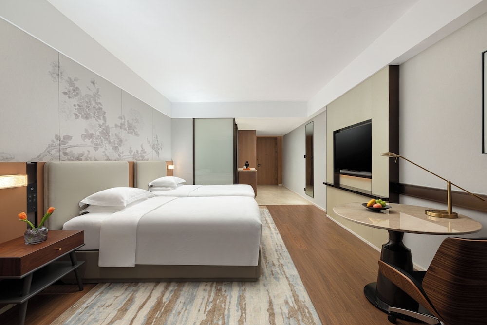 Crowne Plaza Xiangyang Fuchun Lakeside