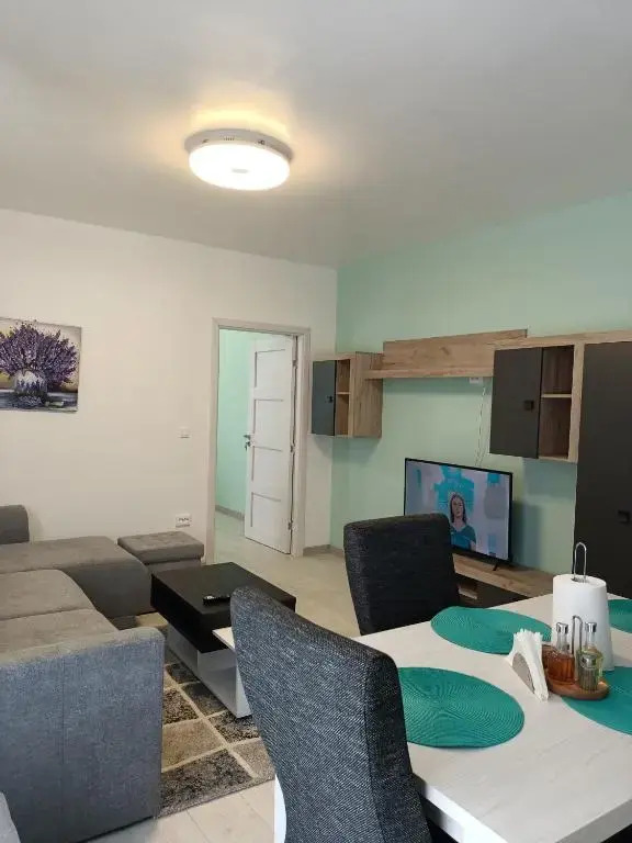 Apartament încântător cu terasa și cada cu jeturi!
