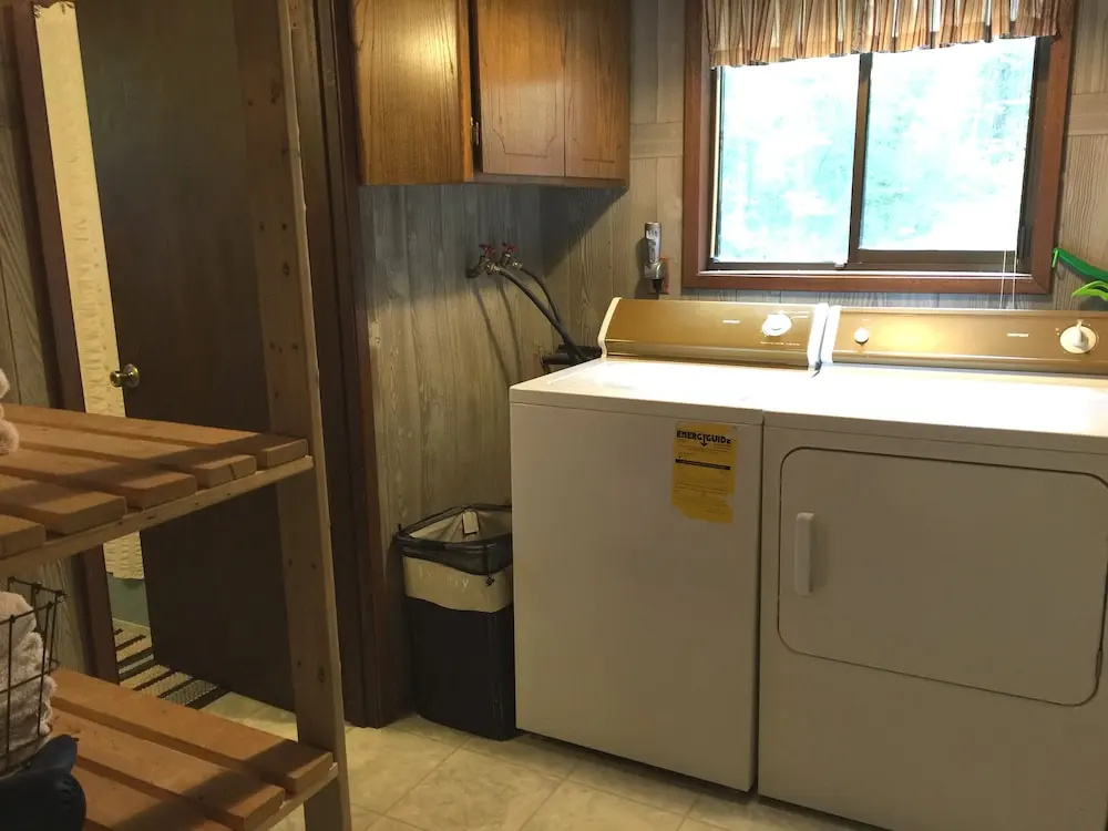 Snowline Cabin #98 A pet Friendly Cabin With a Wood Stove, hot tub and Wifi!
