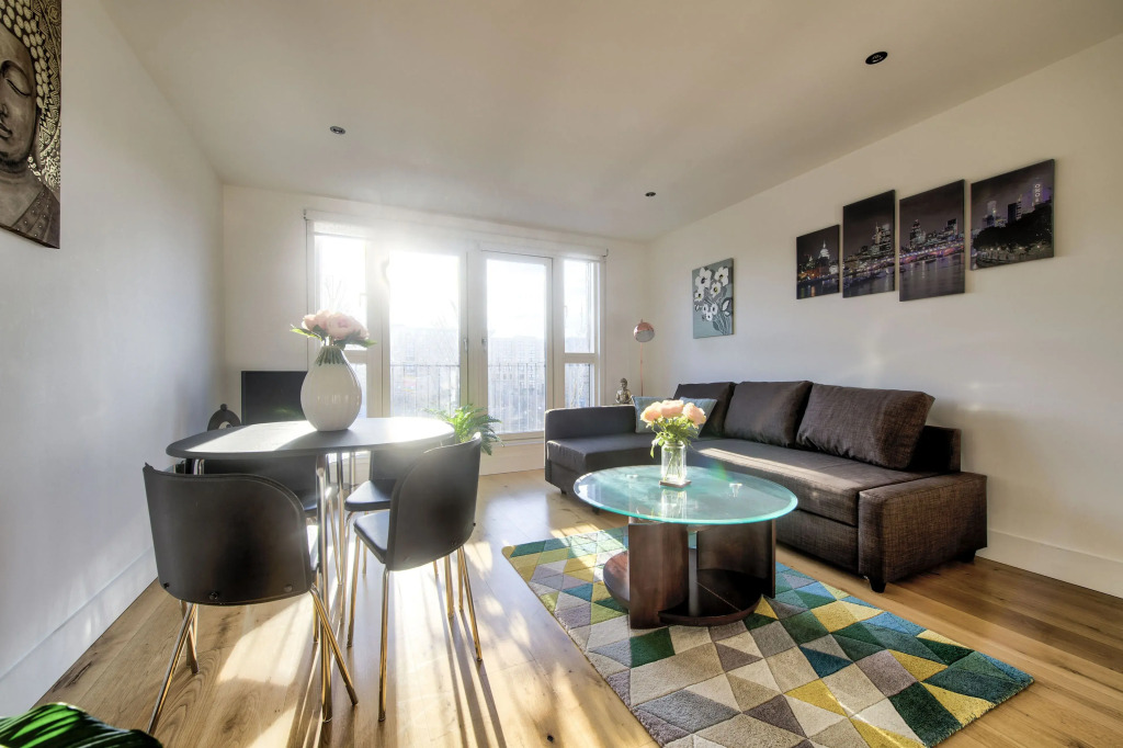 Fountain Bridge apartment