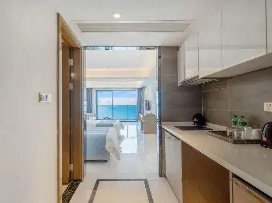 Fire Red Seaview Hotel (Xunliao Bay. Financial Street Sea World Branch)