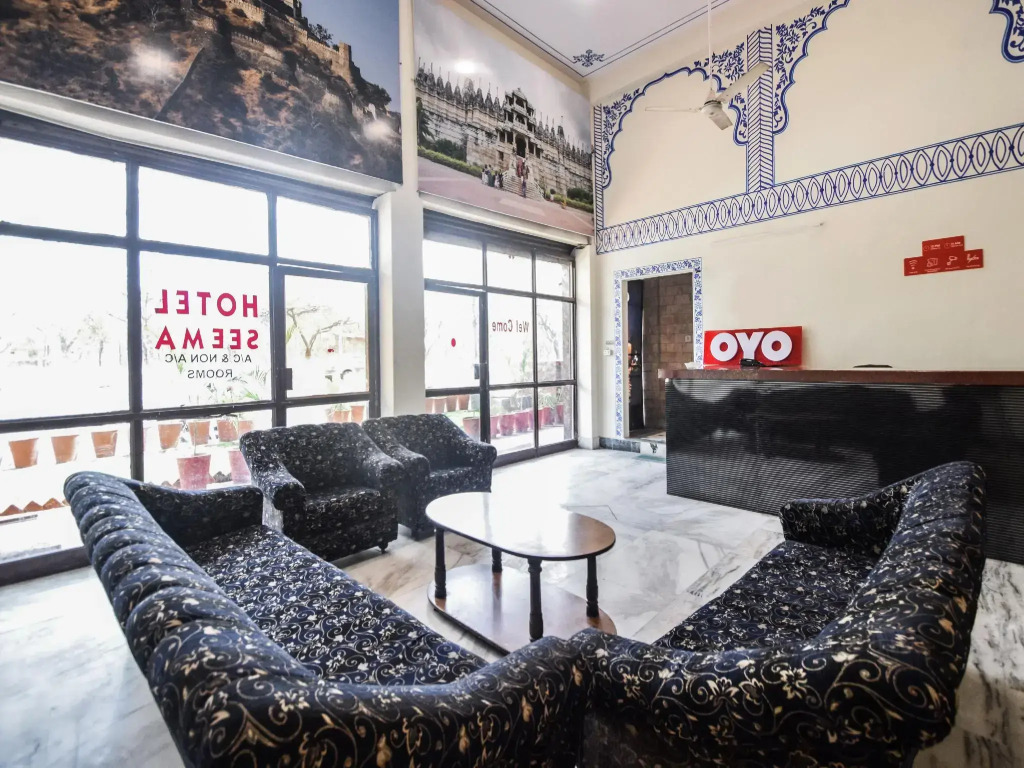 OYO 15212 Hotel Seema