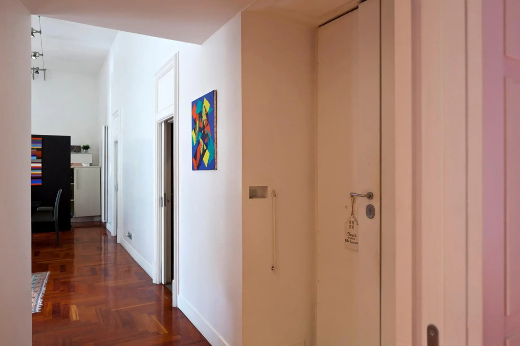 Elegant Apartment at Chiaia by Wonderful Italy