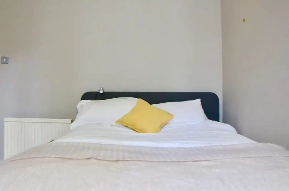 Spacious 2 Bedroom Flat Near Edinburgh New Town