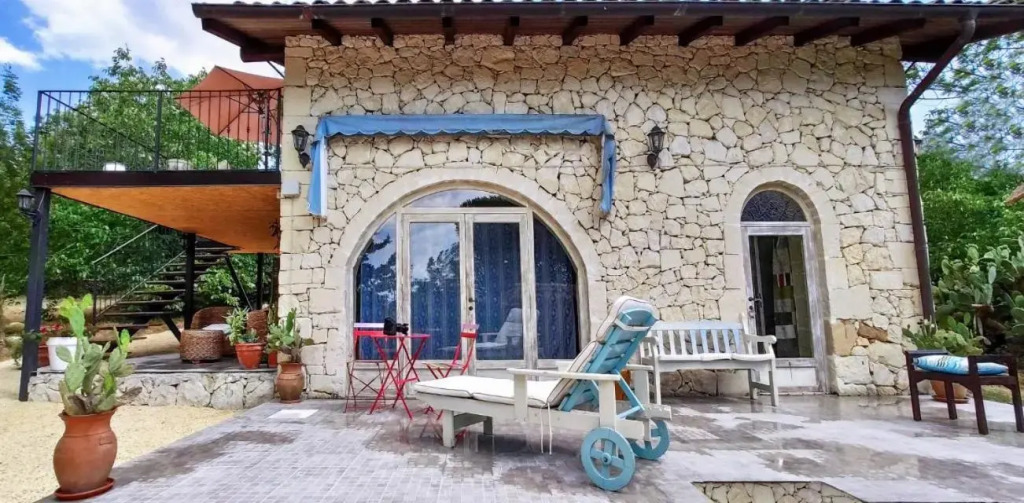 Villa Neli, Palazzolo Acreide, Siracusa, Hot Tub, Wi-Fi & Parking