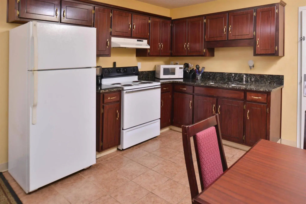 Douglas Inn & Suites