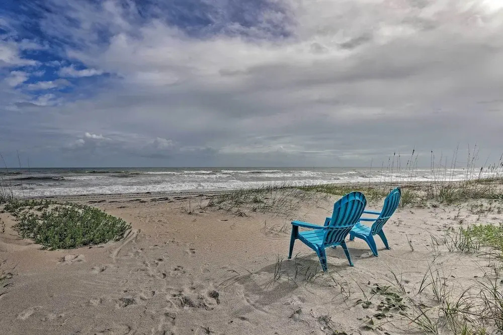 Next to Turtle Preserve: Oceanside Florida Retreat