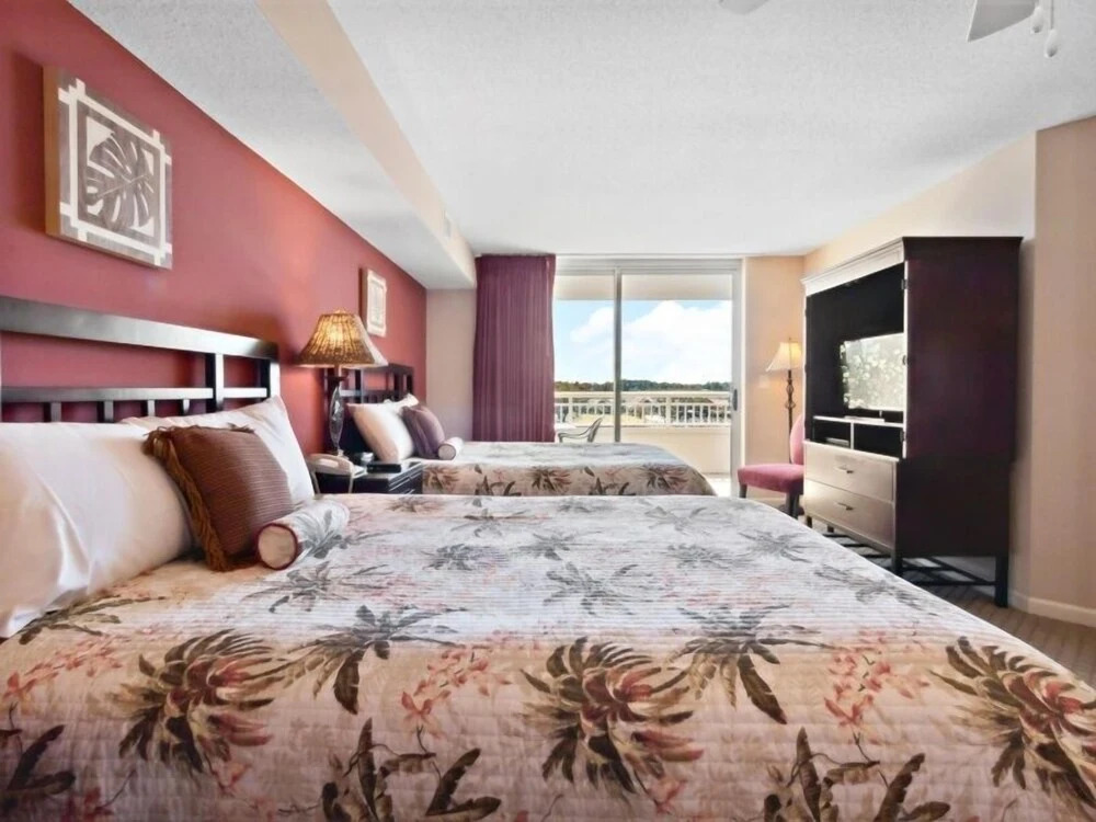 Yacht Club Villas #2-405