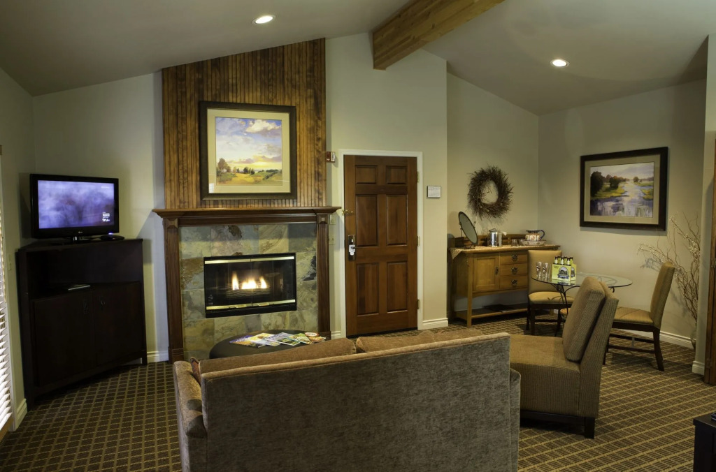 Pine Ridge Inn