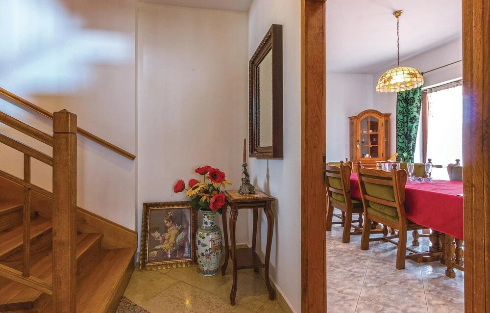 Stunning Home in Pula With Wifi and 5 Bedrooms