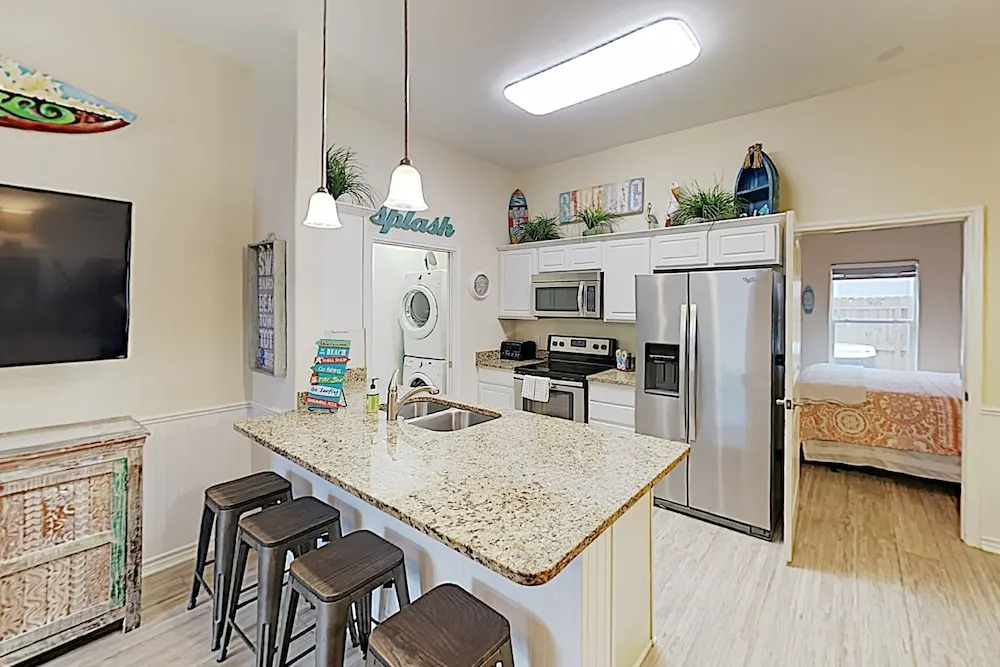 New Listing! Sunny Beach W/ Pool & Hot Tub 4 Bedroom Townhouse