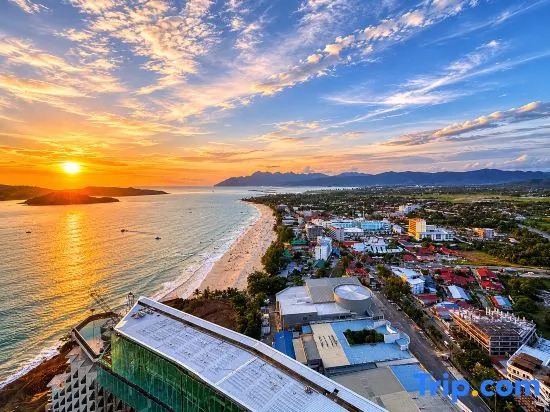 Assana Seaview Suites | 1 min Doorstep to Beachfront , Langkawi