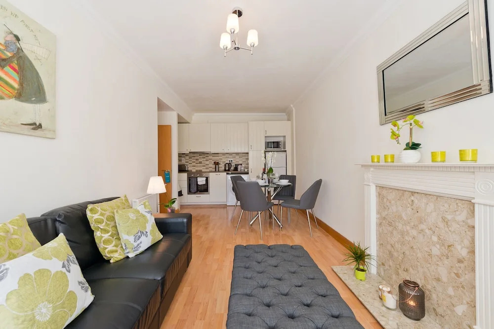 Sweet Inn - ContemporaryCharlotteQuay II