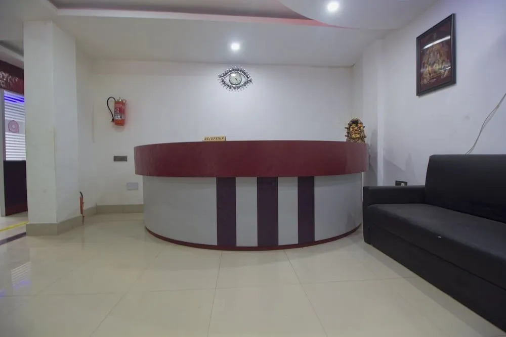 OYO 28105 Hotel Blue Sapphire