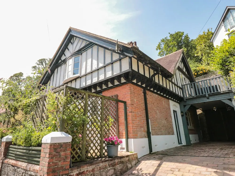 1 The Old Coach House