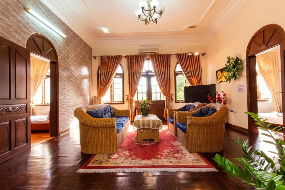 Villa 5 Lạc Long Quân - Bãi Sau
