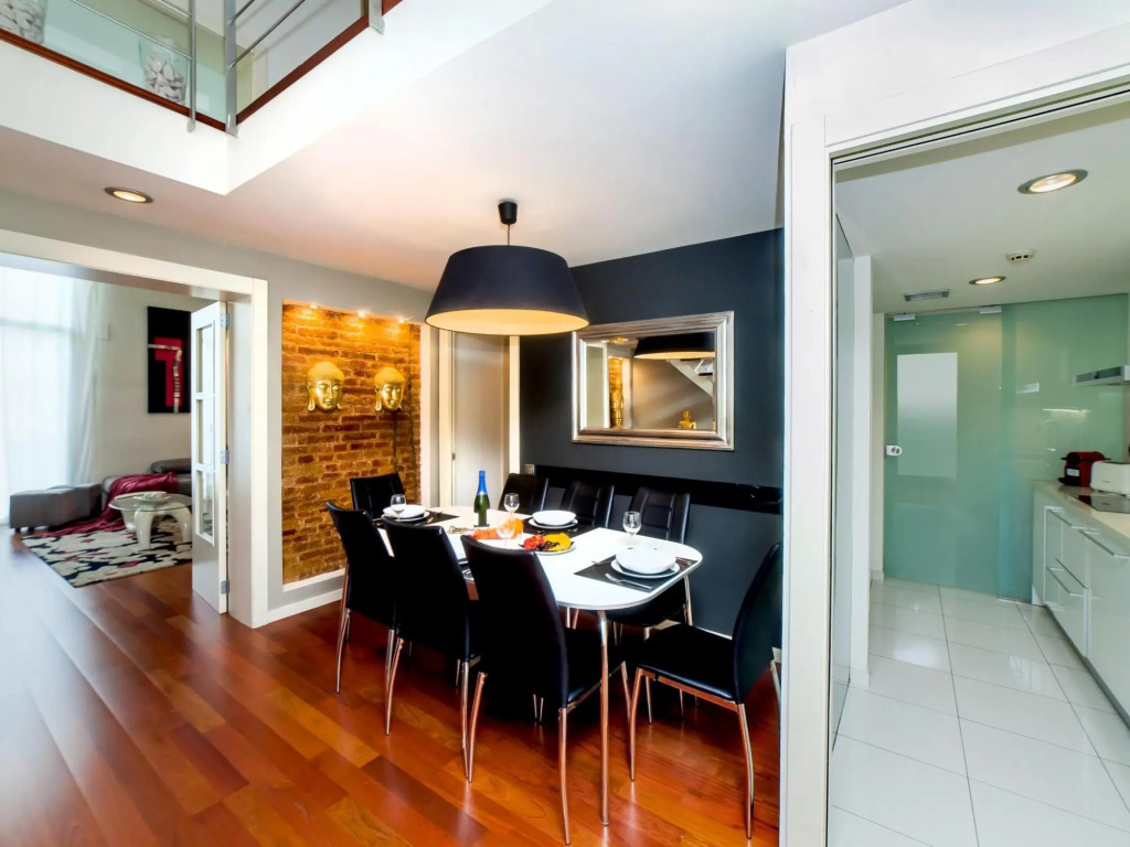 Victoria City Center 1 Downtown Luxury Duplex