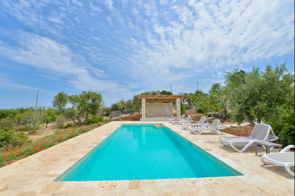 Trullo Albamarina with sea view Pool
