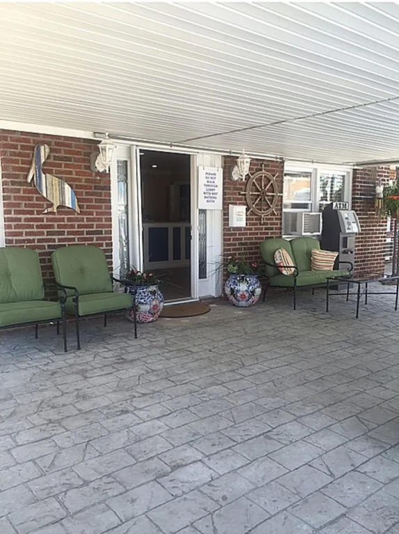Pelican Point Motel