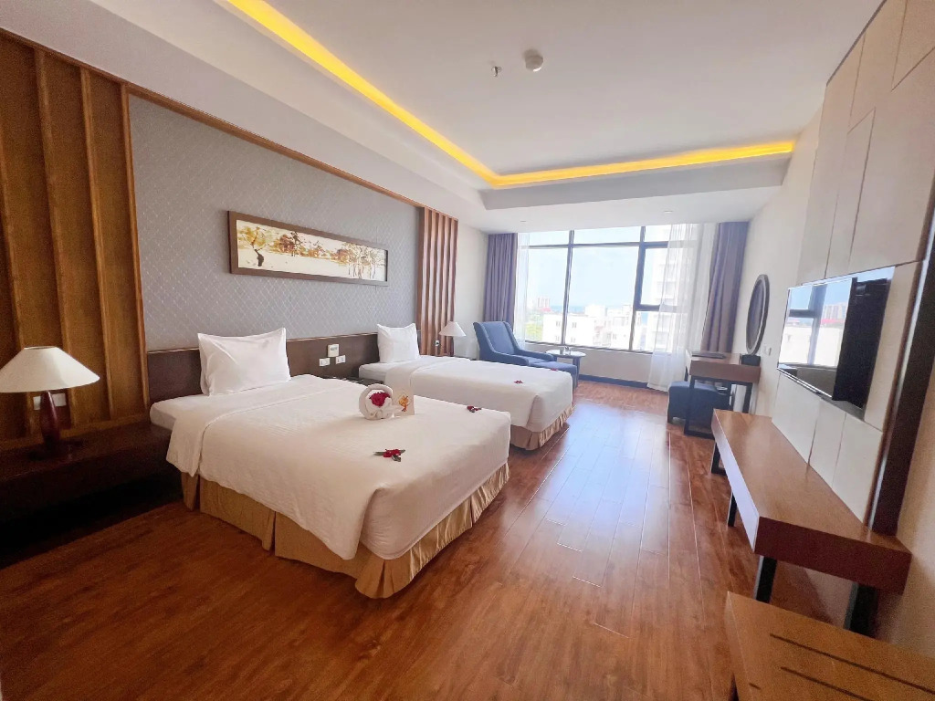 Muong Thanh Luxury Nhat Le Hotel