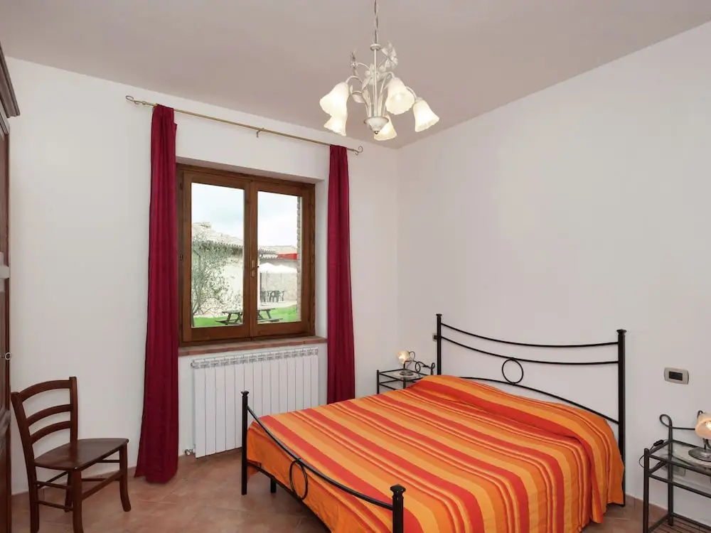 Farmhouse Near Lake Trasimeno With Pool