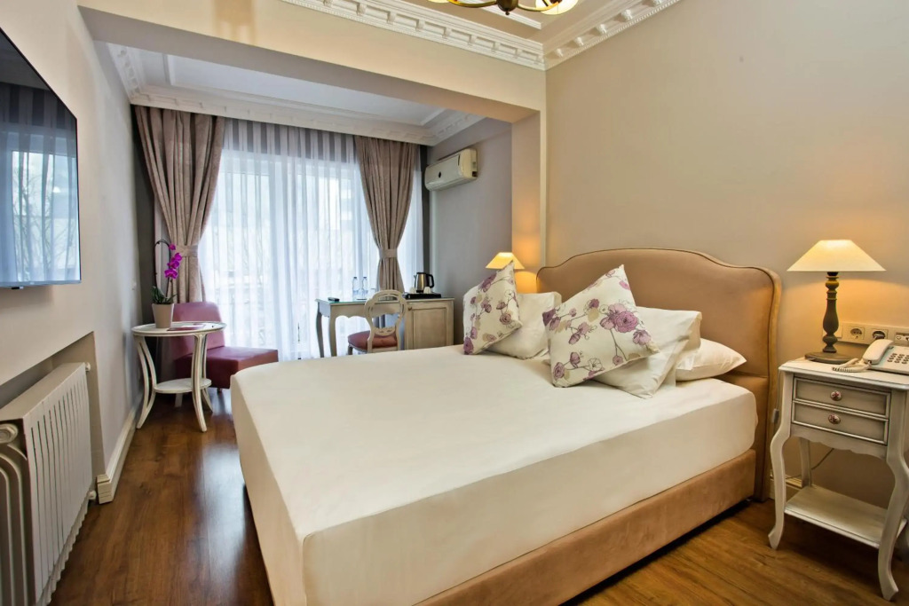 Villa Blanche Hotel SPA & Garden Pool