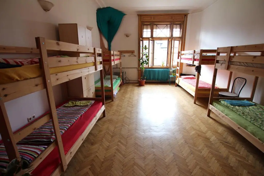 DownTown Hostel
