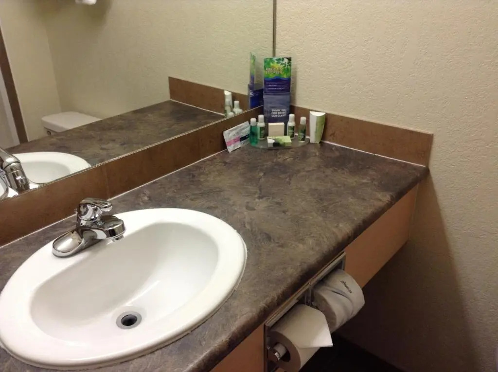 Lakeview Inns & Suites - Fort Nelson
