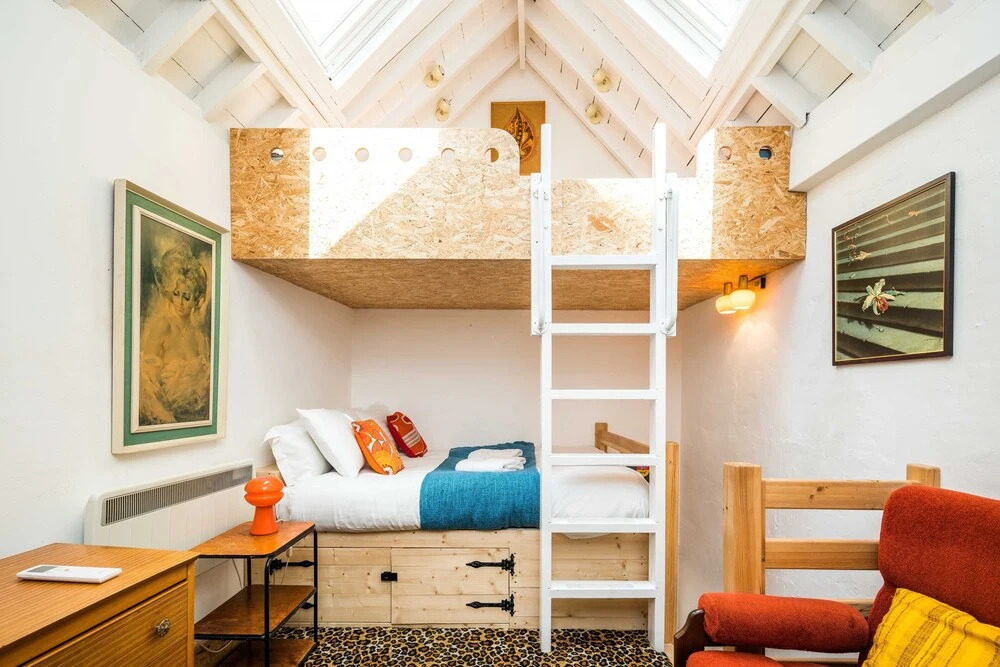 Cute House IN Soho - Full AC, Quiet and Unique