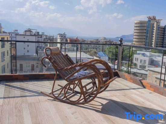 Dali Xiabing Xinju Villa Designer Homestay (Dali High-speed Rail Station Erhai Branch)