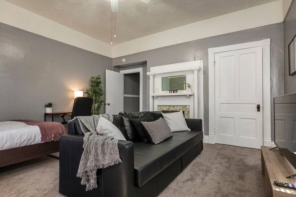 Historic 3BR home with backyard in Shelby Park